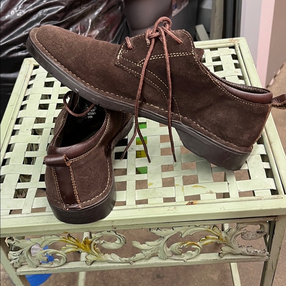 Bass Rich Brown Suede Chukka Boots main image 4